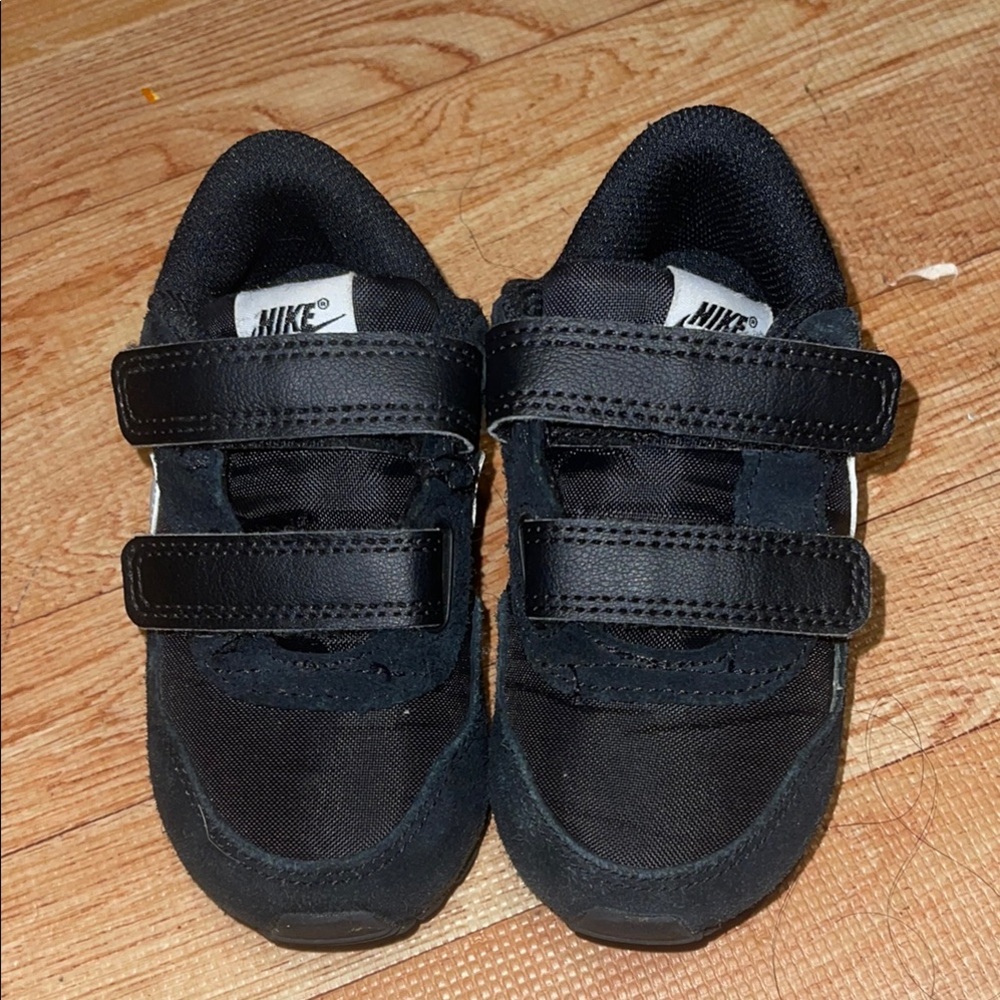 Nike Kids Black Sneakers